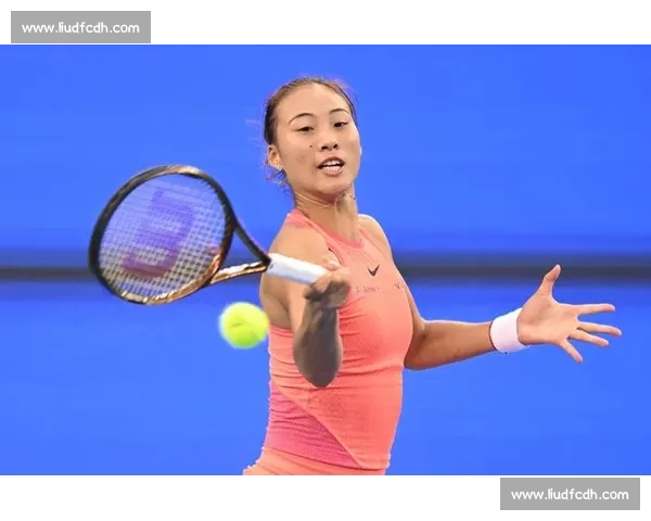 郑钦文关键破发扳平西尼亚科娃，决胜盘遗憾未能延续强势