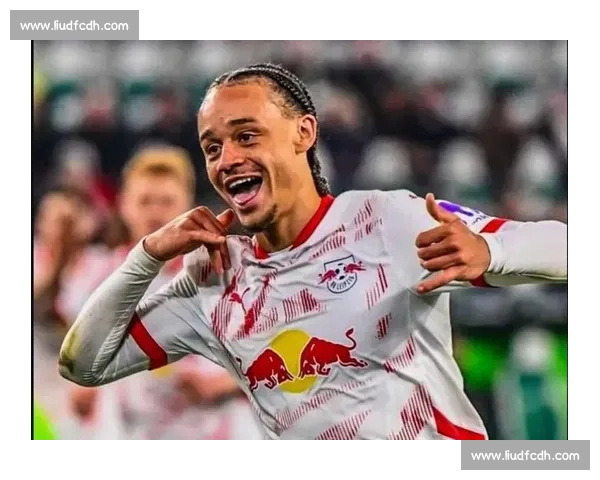 西蒙斯正式告知莱比锡欲离队,红牛标价 7000 万欧启动转会谈判 西蒙斯正式告知莱比锡欲离队,红牛标价 7000 万欧启动转会谈判