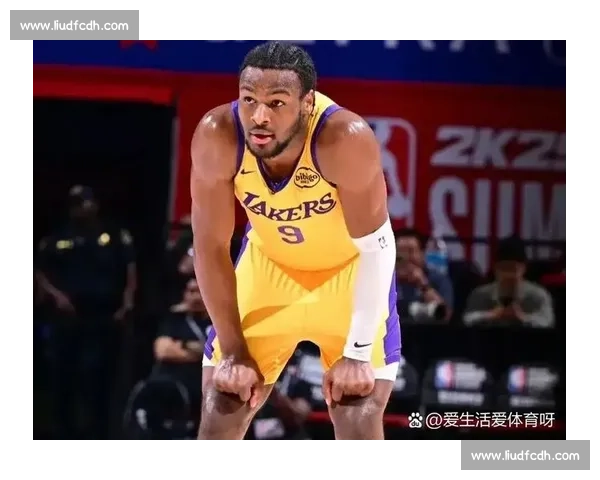 布朗尼杨瀚森梦幻联动！金牌训练师揭秘体能特训密码，夏联冲刺在即