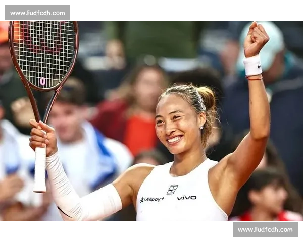 郑钦文发球破局！中国金花草地突围，袁悦张帅虽败犹荣