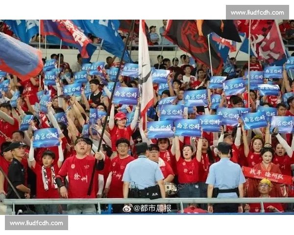 最红啦啦队出征苏超！激情助威点燃绿茵场
